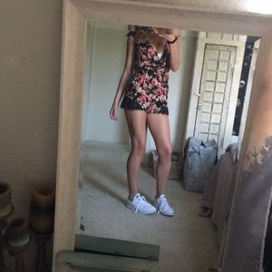 Floral deep v-neck romper with lace